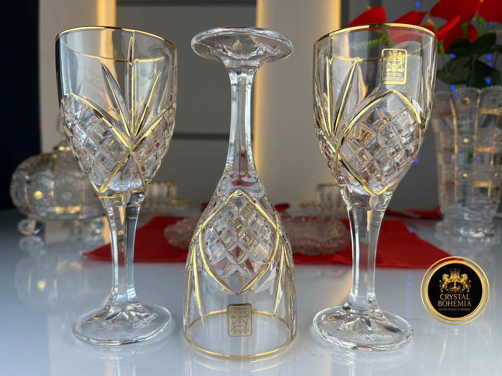 أطقم كاسات كريستال بوهيمي بتصميم أناناسة وتشطيب ذهبي