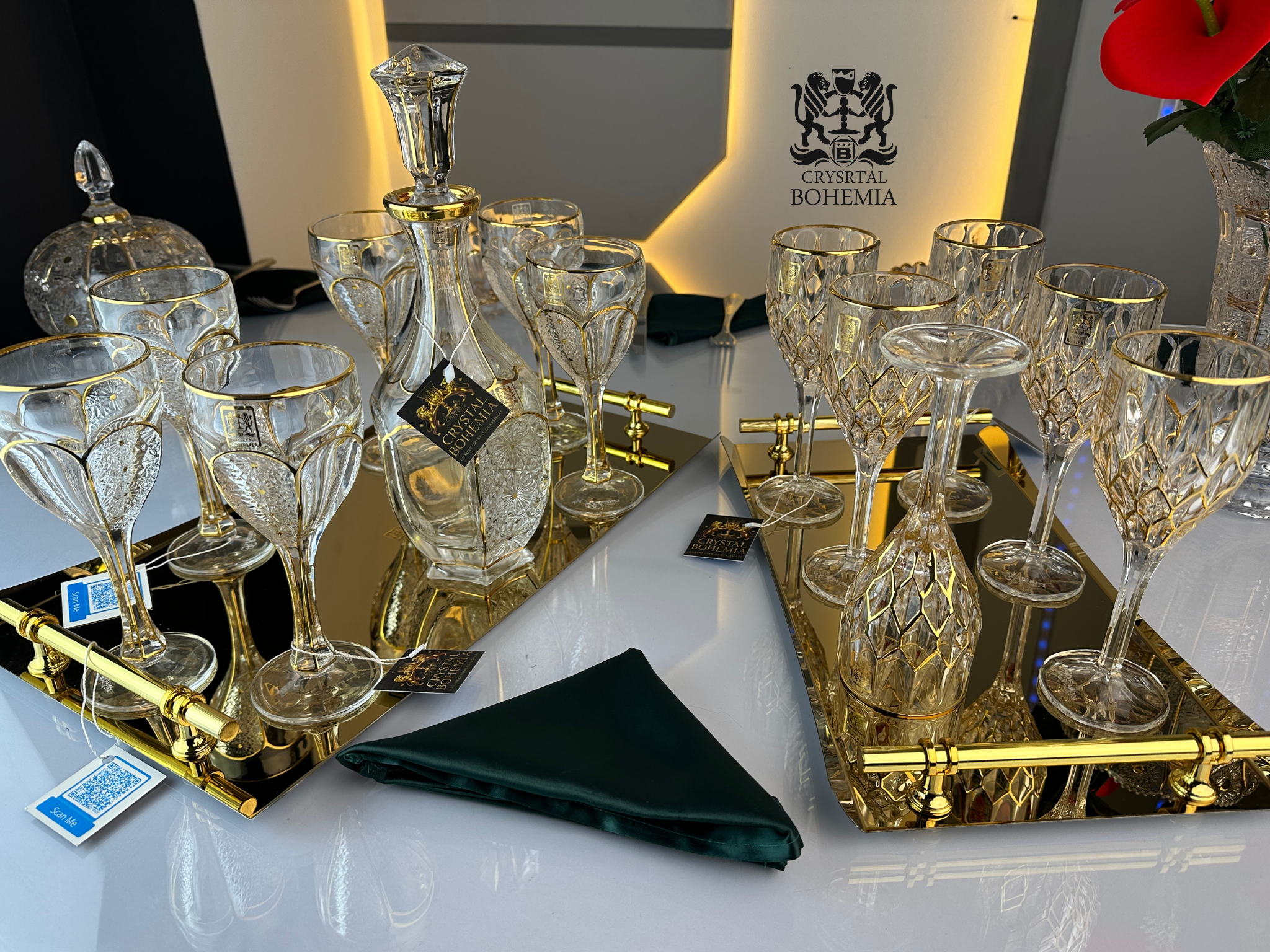 طقم صواني ذهبية مناسبة لتنسيق النيش والسفرة