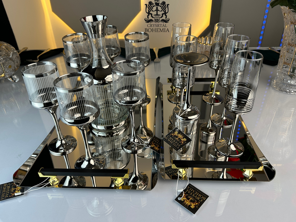 طقم صواني فضي مناسب لتنسيق النيش والسفرة