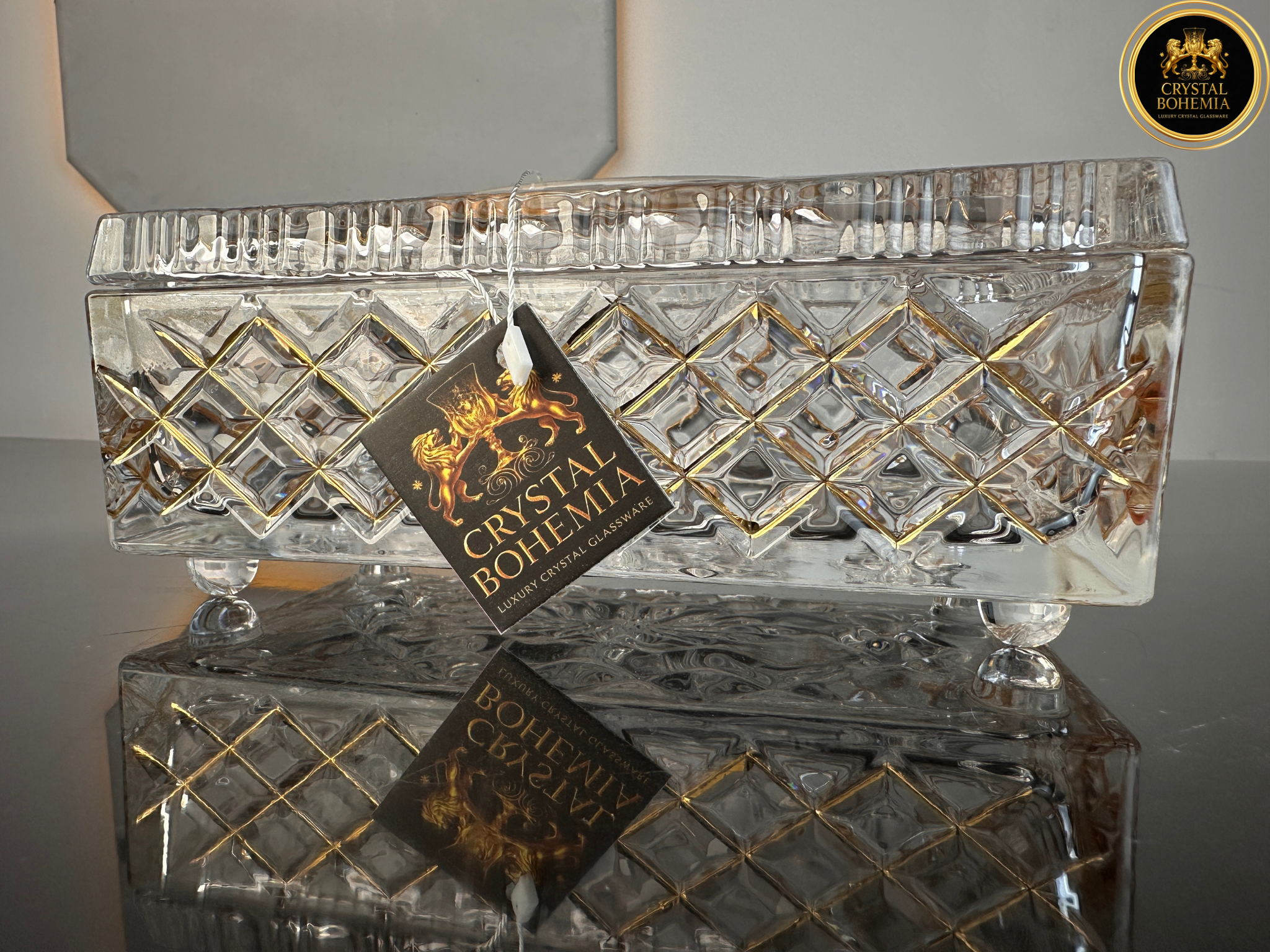 علبة مناديل كريستال شفاف مطلية بالذهب 