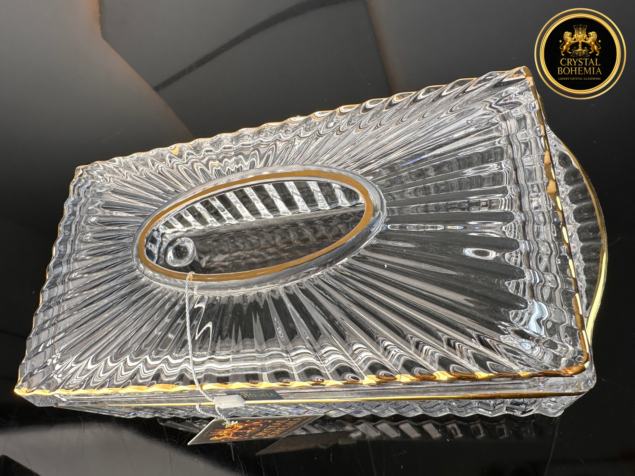 صوره ل علبه منايل ريجا مناسبه للسفره مطليه بالذهب